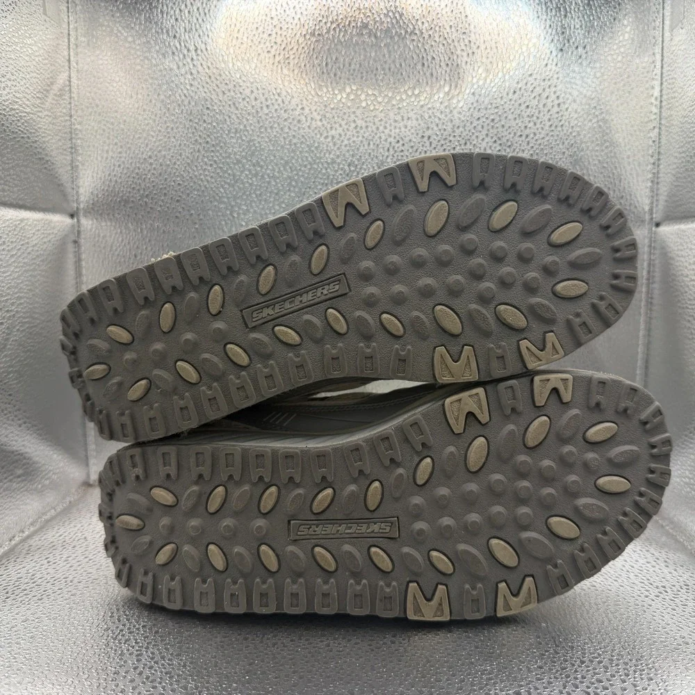 Skechers product pair